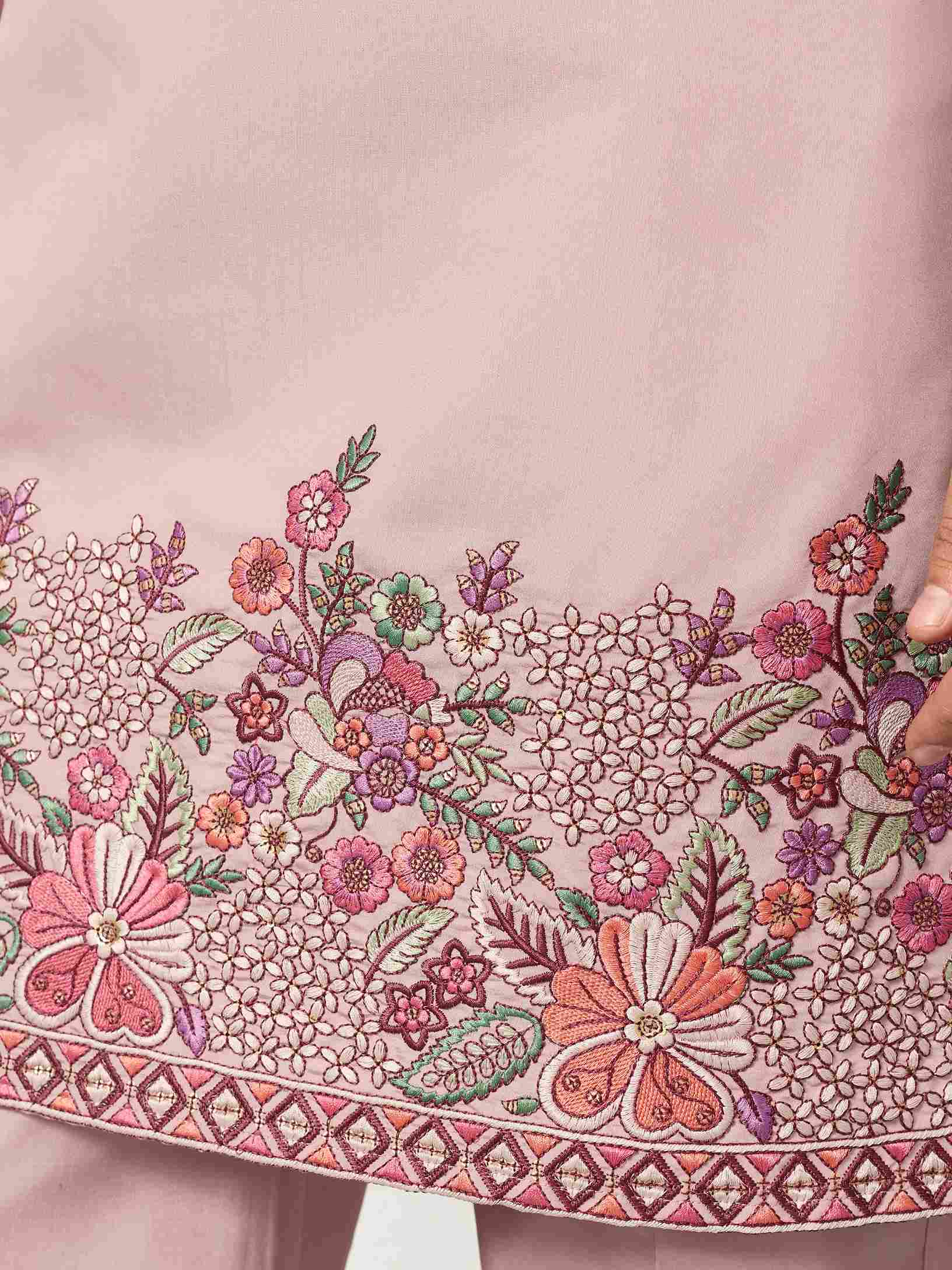 Stylish Dusty Pink Kurta Pant Set for Festive Occasions