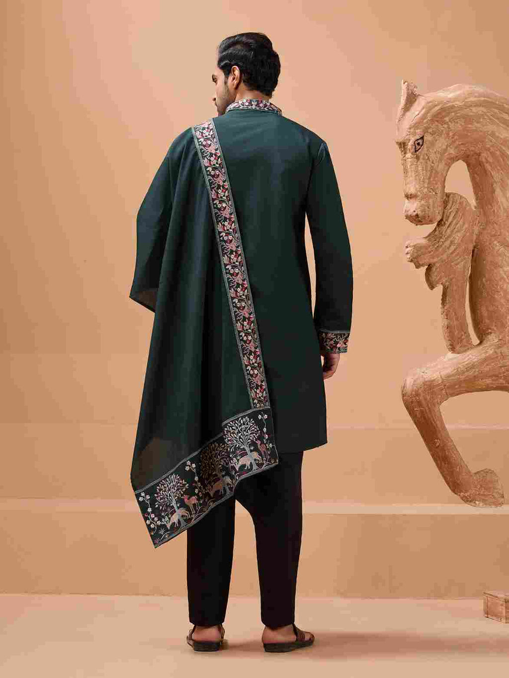 Perfect Green Festival Special Kurta with Dupatta for Mens